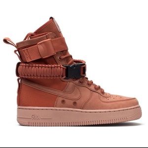 SOLD - Women’s SF Air Force 1 High 'Dusty Peach
